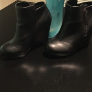 Torrid Black Wedge Size 10W ❤️